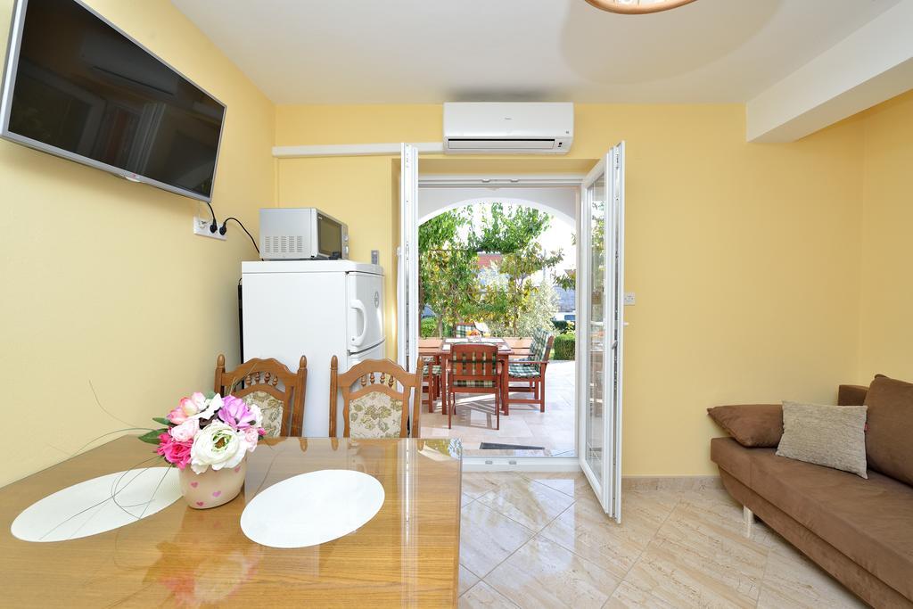 Villa Zdenka Pakoštane Esterno foto